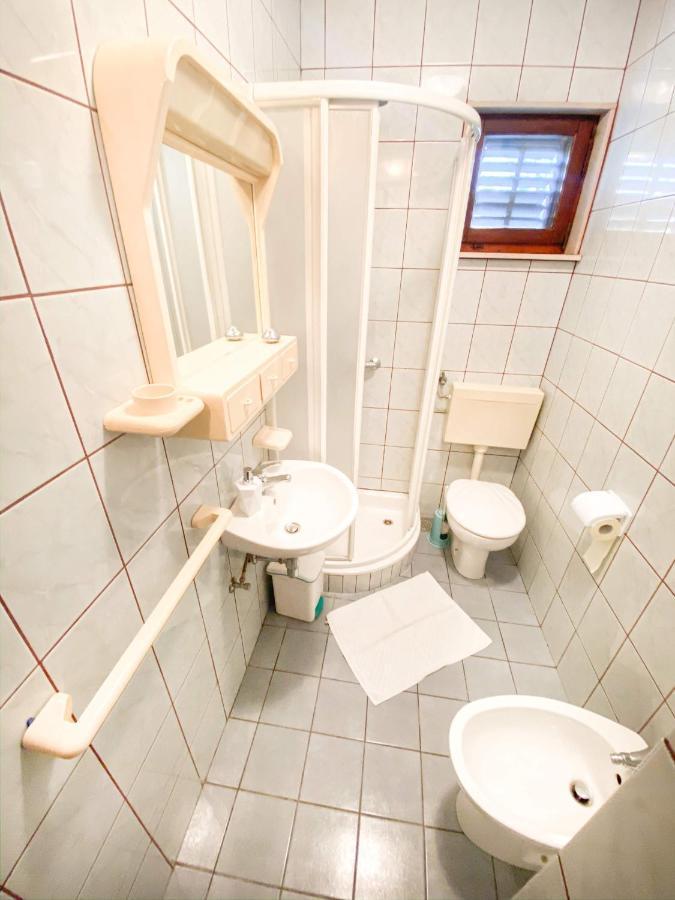 Apartman Zorka Povlja  Exteriör bild